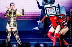 Katy Perry / Tove Styrke on May 27, 2018 [211-small]