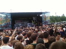 The Wonder Years / The Devil Wears Prada / Simple Plan / D.R.U.G.S. / Miss May I / Motionless in White on Jul 13, 2011 [209-small]