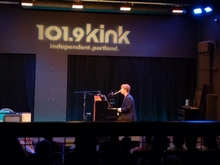 Tom Odell on Apr 2, 2022 [120-small]