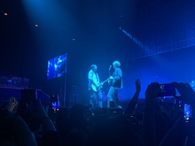 5 Seconds of Summer / COIN on Apr 9, 2022 [378-small]