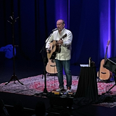 Colin Hay on Apr 9, 2022 [846-small]