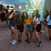 Shawn Mendes / Daya on Sep 6, 2018 [028-small]