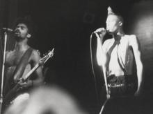 Red Hot Chili Peppers / Fishbone on Oct 31, 1985 [644-small]