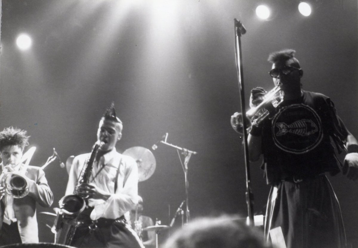 FISH BONE ／RED HOT CHILI PEPPERS Red Hot Chili Peppers and Fishbone Early Days in 1984