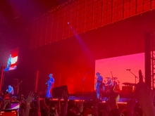 5 Seconds of Summer on Apr 15, 2022 [129-small]