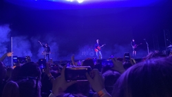 5 Seconds of Summer on Apr 15, 2022 [252-small]