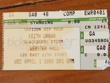 Keith Urban on Apr 1, 2009 [324-small]