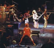 Elton John on Oct 16, 1975 [923-small]