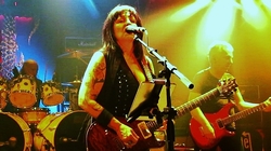 Roni Lee on Apr 1, 2022 [555-small]