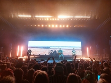 5 Seconds of Summer / Hinds on Apr 23, 2022 [724-small]