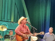 Clay Walker on Apr 26, 2022 [986-small]