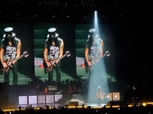 Guns N' Roses on Oct 29, 2019 [369-small]