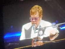 Elton John on Apr 28, 2022 [464-small]