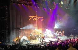 Journey / Toto on Apr 28, 2022 [716-small]