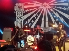 The Lords Of Altamont / Equal Idiots / The Liminanas / The BellRays / Giant Sand / The Monsters on May 1, 2022 [604-small]