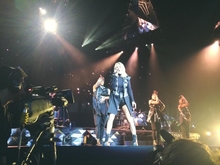 Ellie Goulding / Sara Hartman on Jan 26, 2016 [983-small]