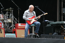 Mark Knopfler on Jun 25, 2010 [250-small]