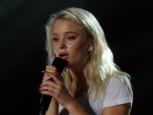 Zara Larsson on Sep 16, 2016 [863-small]