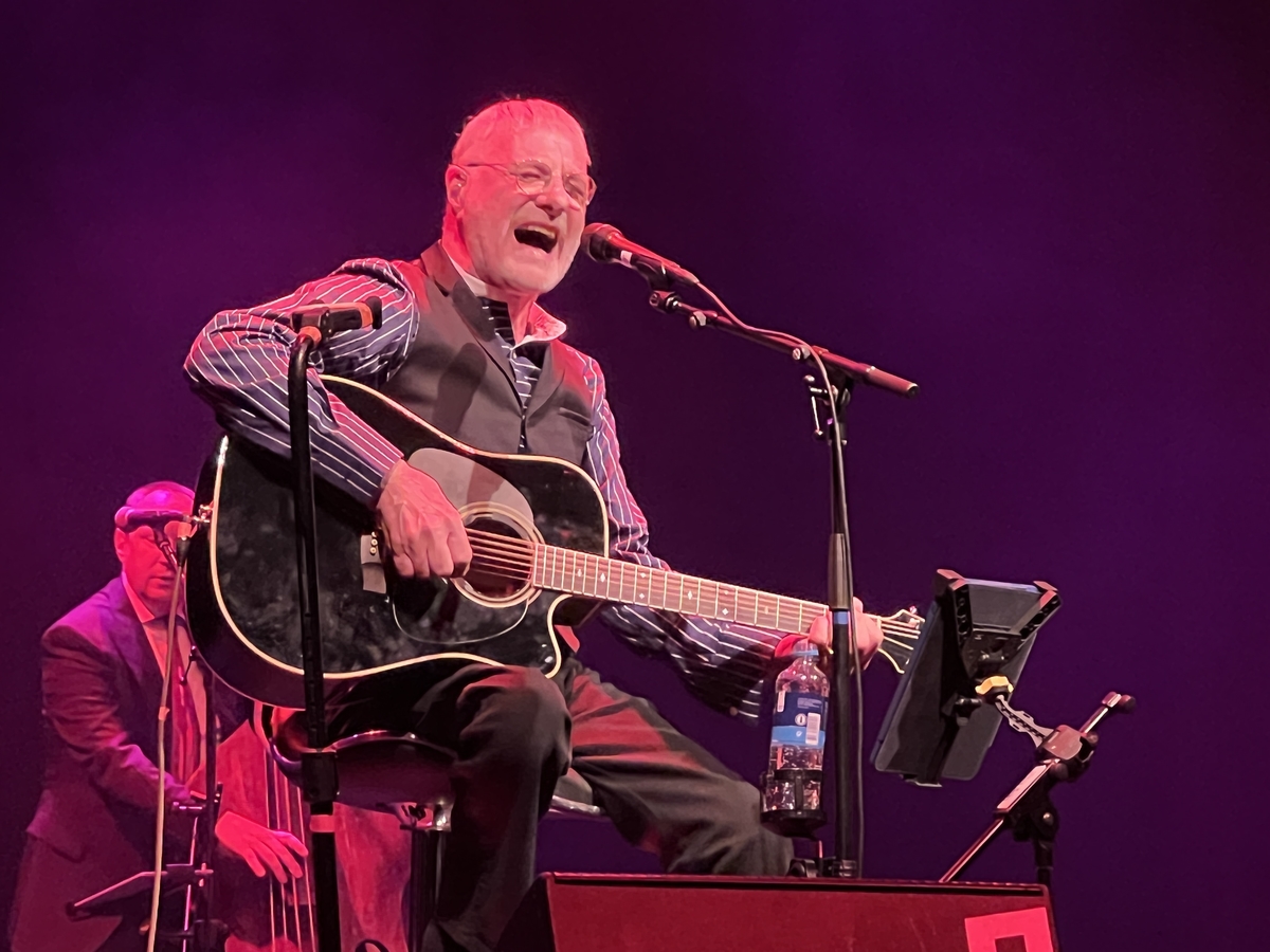 May 01, 2022 Steve Harley at 013 Tilburg, North Brabant, Netherlands