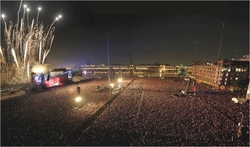 Paul McCartney on May 10, 2012 [426-small]
