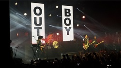 New Politics / Fall Out Boy on Jun 26, 2013 [866-small]