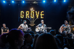 All Time Low at the Grove, All Time Low / Sean Kelly on Jul 29, 2015 [014-small]