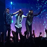AJR / Gayle on May 13, 2022 [618-small]