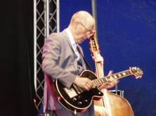 Squeeze / Andy Fairweather Low & the Low Riders. / Sad Cafe / Skerryvore / Nik Kershaw on May 1, 2022 [393-small]