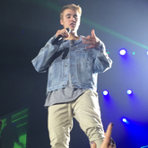Justin Bieber / The Knocks / MiC Lowry on Oct 18, 2016 [597-small]