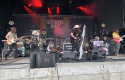 Whiskey Myers / Shane Smith And The Saints / Goodbye June on May 19, 2022 [087-small]