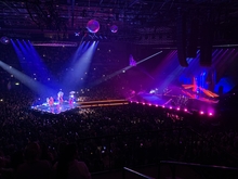 Dua Lipa / Griff on Apr 29, 2022 [894-small]