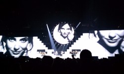 Roger Waters on Oct 29, 2010 [801-small]