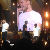 One Direction / Icona Pop on Sep 8, 2015 [256-small]
