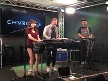 Chvrches on Oct 6, 2014 [184-small]