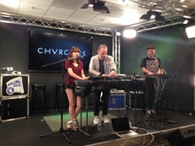 Chvrches on Oct 6, 2014 [186-small]