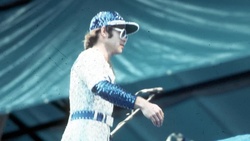 Elton John / Joe Walsh / Emmylou Harris on Oct 25, 1975 [541-small]