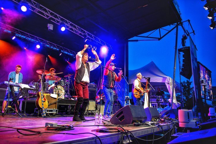 the buckinghams Concert & Tour History (Updated for 2024) Concert