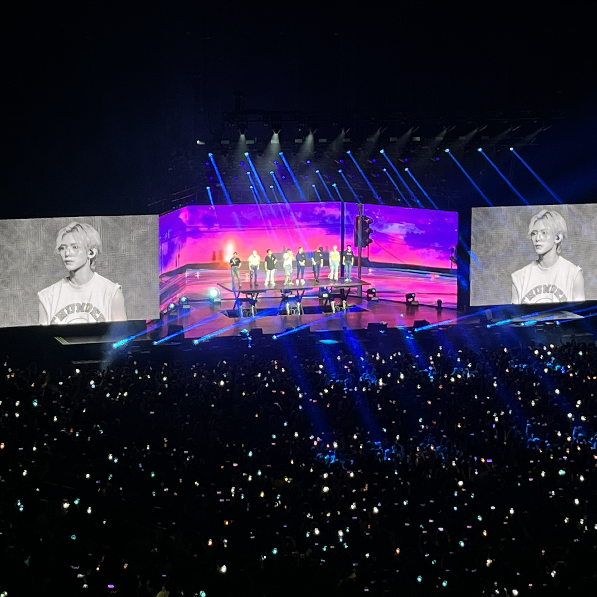 Feb 20, 2022 Ateez 에이티즈 at Accor Arena Paris, ÎledeFrance, France