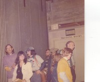 Linda backstage, Linda Ronstadt / Nitty Gritty Dirt Band on Nov 26, 1974 [854-small]