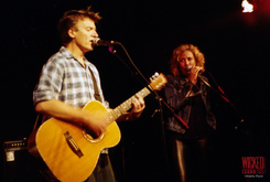 Neil Finn with Sheryl Crow, Neil Finn on Jul 6, 2000 [097-small]