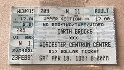 Garth Brooks on Apr 18, 1997 [430-small]
