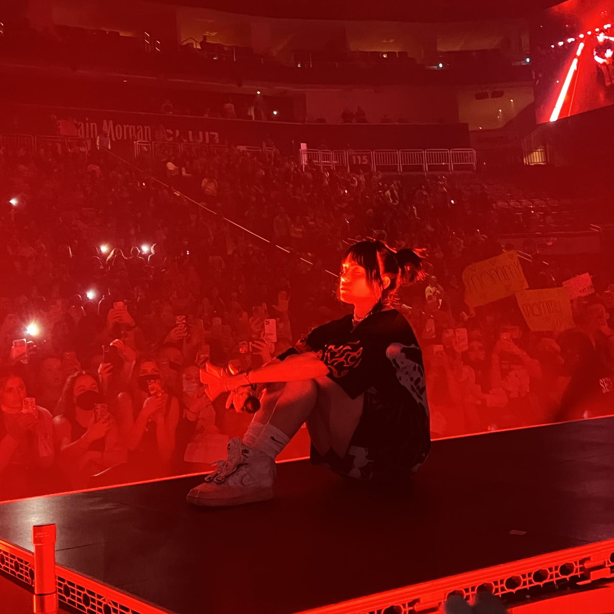 Feb 08, 2022 Billie Eilish / Willow Smith at PPG Paints Arena Pittsburgh, Pennsylvania, United