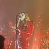 CHVRCHES / fanclubwallet on Jun 5, 2022 [232-small]