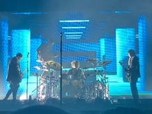 5 Seconds of Summer / COIN on Apr 9, 2022 [845-small]