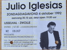 Julio Iglesias on Oct 4, 1992 [385-small]