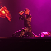 Years & Years / L Devine on May 23, 2022 [689-small]