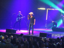 Justin Moore on Apr 8, 2016 [820-small]