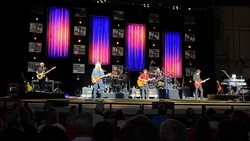 Doobie Brothers 50th Anniversary Tour, The Doobie Brothers / Michael McDonald / The Dirty Dozen Brass Band on Jun 14, 2022 [960-small]