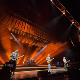 5 Seconds of Summer / Pale Waves on Jun 14, 2022 [980-small]