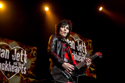 Joan Jett and the Blackhearts, Joan Jett & The Blackhearts / Collective Soul / Billy Squier / Violent Femmes / Bow Wow Wow / Naked Eyes on Sep 20, 2014 [270-small]